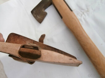 Hasičská sekyrka stará originální za 1.000 kč - 14