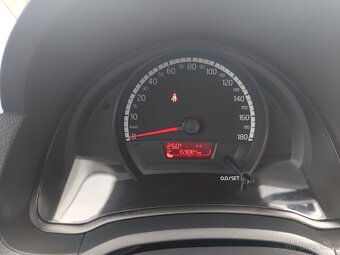 Volkswagen UP 1.0 MPI 44kW 5 dveří - 14