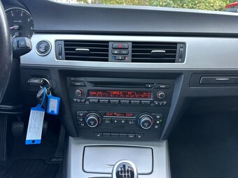 BMW Řada 3,  318i 105 KW Sedan - 14