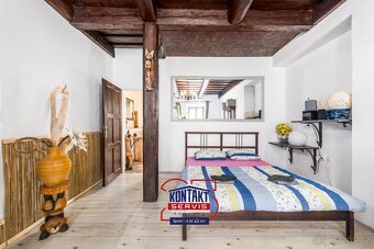 Nabízíme k prodeji stylově zařízený  Apartmánový dům v podhů - 14