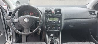 Volkswagen Golf 5 benzin 1,4 pouze 112 000 KM. - 14