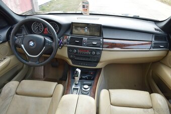 BMW X5 3.0Si/KŮŽE/DVD/ANDROID/TAŽNÉ/ - 14