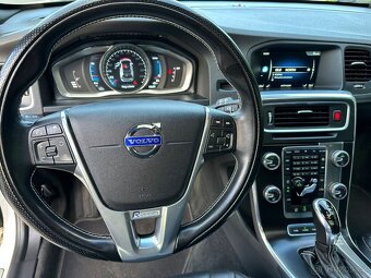 Volvo V60, 2.4 158 kW D6 AWD HYBRID R-DESIGN - 14