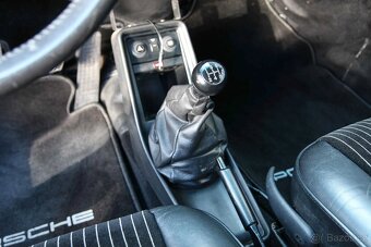 Porsche 911 Carrera 3.2 z roku 1986 - 14