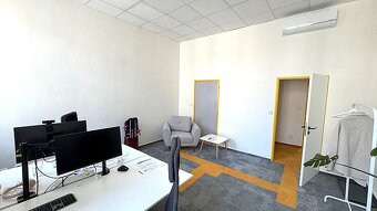Pronájem kancelářského celku 134m2 v centru města - 14