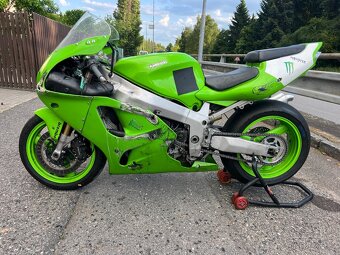 Kawasaki zx7r - 14