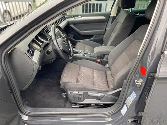VW Passat B8 Variant 1.6 TDi 88kW DSG ACC CEBIA 1majitel - 14