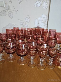 Skleněná souprava v růžové barvě - 14