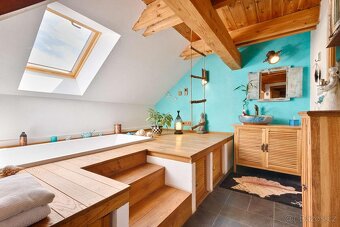 Prodej stylového rodinného domu s penzionem - 14