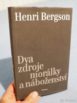 knihy s náboženskou/mystickou tématikou - 14