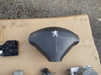 Díly 2. Peugeot 407 SW 2.0HDI 100kw - 14