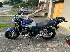 Suzuki GSX 1400 - 14