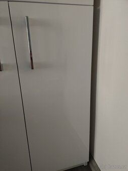 Skříně bílé lesk česká výroba 2 kusy - 14