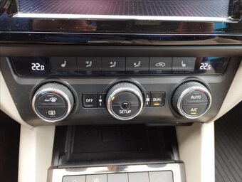 Škoda Octavia 2,0 TDI CR DPF Elegance Combi - 14