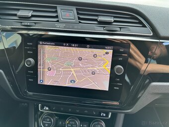 VW Touran 2.0 TDI 85kW DSG Webasto Int.dětské sedačky - 14