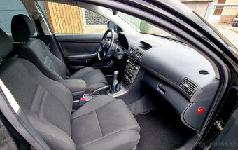 Avensis 1,8i kombi r.2005 krásný stav,velký servis STK - 14