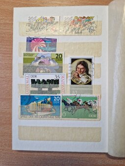Poštovní známky v albu - 14