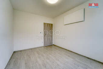 Prodej bytu 3+kk, 74 m², se zahradou ve Vochově - 14