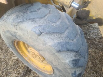 Traktorbagr Komatsu WB60A - 14