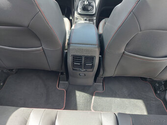 Ford Kuga 2,0 TDCi 4x4 ST-Line 180PS S.KNIHA - 14