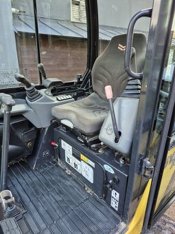 Minibagr Yanmar SV18 - 14