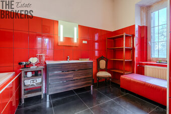 Prodej rodinného domu 270 m², pozemek 6025 m² - 14
