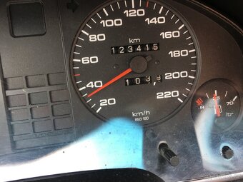 AUDI 80 2.0 E CAT. Sport Edition 1990 - 123.415 km - 14