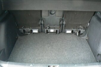 Škoda Yeti 2.0TDi 4x4 2012 1. majitel  132426 km - 14