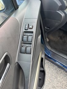 Toyota Corolla Verso 1,8 VVT-i 95 KW r.v. 2004 .Nová STK - 14