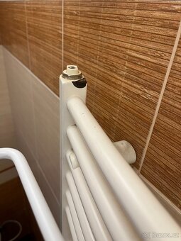 Prodám dvě použitá umyvadla a použitý žebřík (topení) - 14