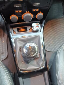 Opel Astra 1.9 CDTi (110 kW) z roku 2010 - 14