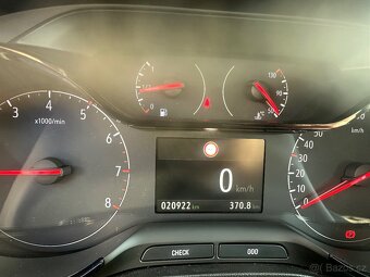 Opel Crossland 1,2 81kw r.v. 2021 najeto 21 000km - 14