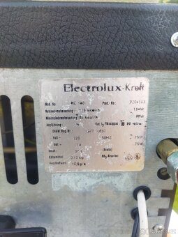 Starší plynová lednice Electrolux + PB láhev 10kg - 14