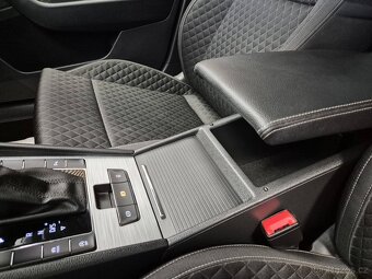 Škoda Superb 2,0 TDI STYLE - 14