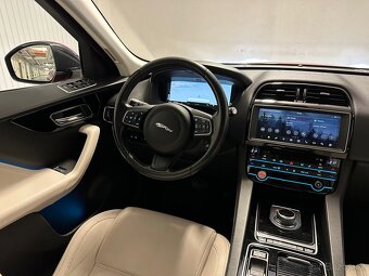Jaguar F-Pace 30d 221kW AWD PANO ACC LED VIRTUÁL TAŽNÉ - 14