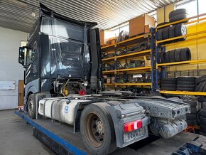 Mercedes Actros 1845 - 14