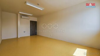Pronájem kancelářského prostoru, 701 m², Praha - 14