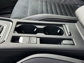 VW Passat B8 facelift Elegance 2.0 TDI DSG 140kw 2020 - 14