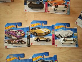 Hot wheels autíčka - 14