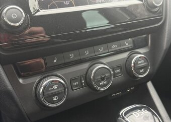 Škoda Octavia 2,0 110kW DSG JOY NAVI XENONY nafta automat - 14