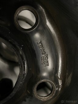 Zimní sada 15” plech disků 5x112 a ZÁNOVNÍ pneu 195/65 R15 - 14