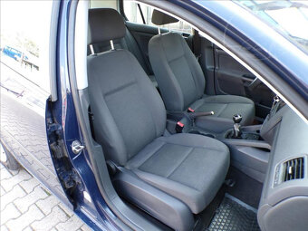 Volkswagen Golf 1,4 i KLIMA-HNED ODJÍŽDÍTE - 14