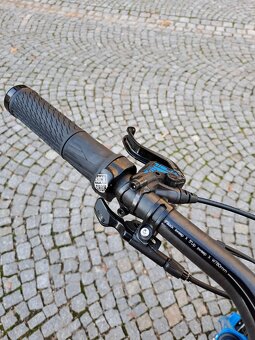 NOVÝ nejetý Santa Cruz Blur C / Rock Shox SID / Sram GX / ve - 14