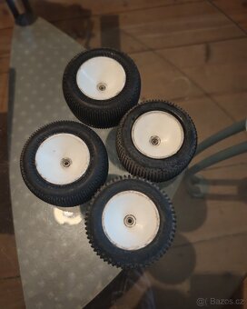 Rc kola na 1:10, disk 2.2 palce (56 mm). - 14