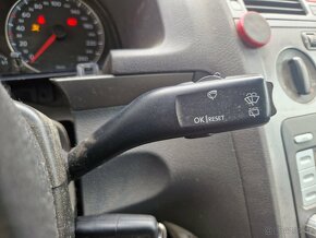 vw touran 2010- nepoškozené tapecírunky na dveře, velmi - 14