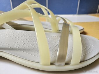 Crocs Isabella Strappy Sandal vel.41-42, NOVÉ - 14