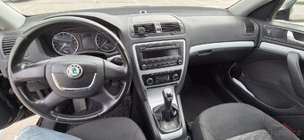 Prodám Škoda Octavia r. v. 2011 - 14