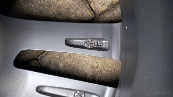Prodám original zimní alukola seat tarraco 215 65 17 5x112 - 14