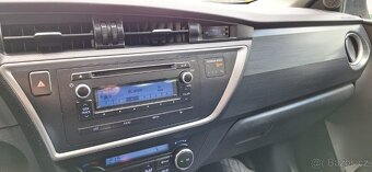 Toyota Auris - 14