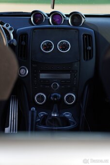 Nissan 370 Z - 14